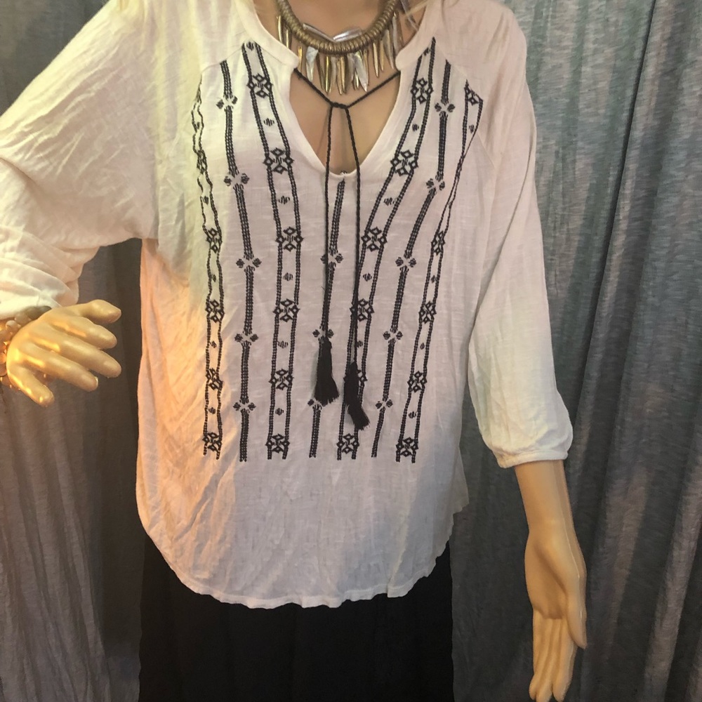 Lucky off white and blk embroidered top